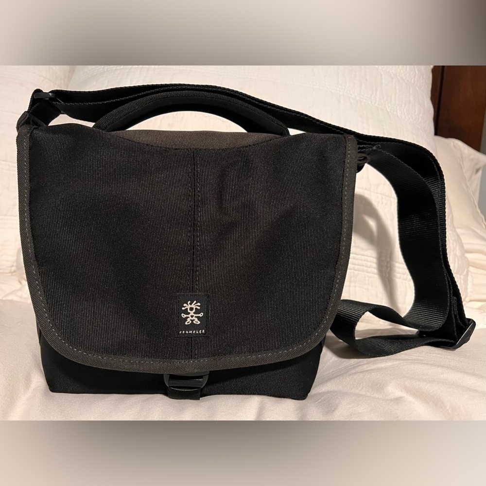 Crumpler 5 million dollar home camera bag